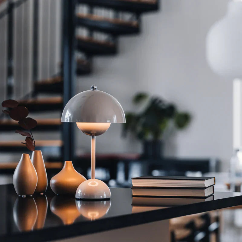 Skandinavische LED Tischlampe