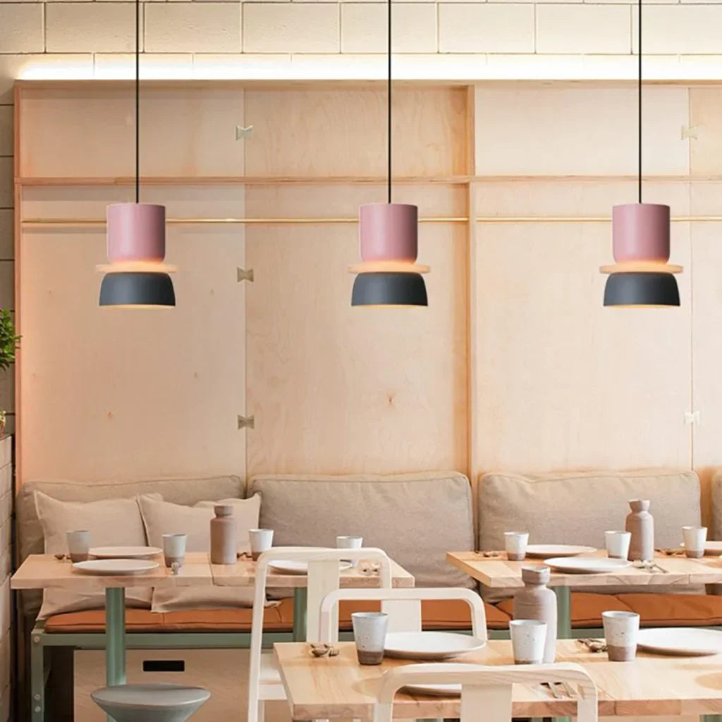 Moderne farbenfrohe Deckenleuchte