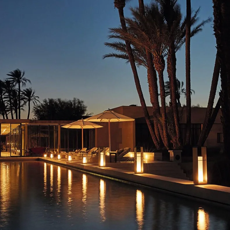 Luxuriöse moderne Solar-Außenlampe