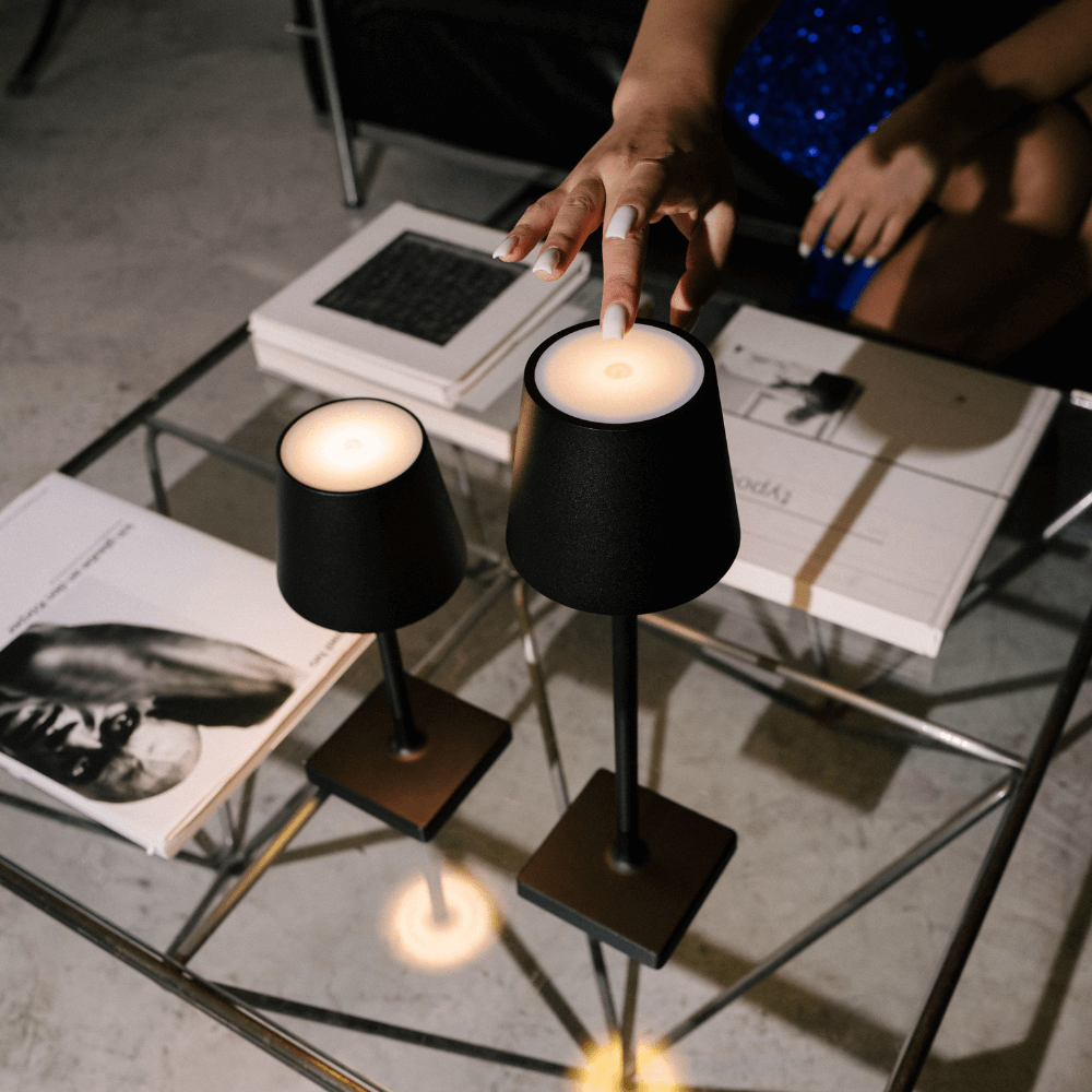 Kleine wiederaufladbare LED-Tischlampe