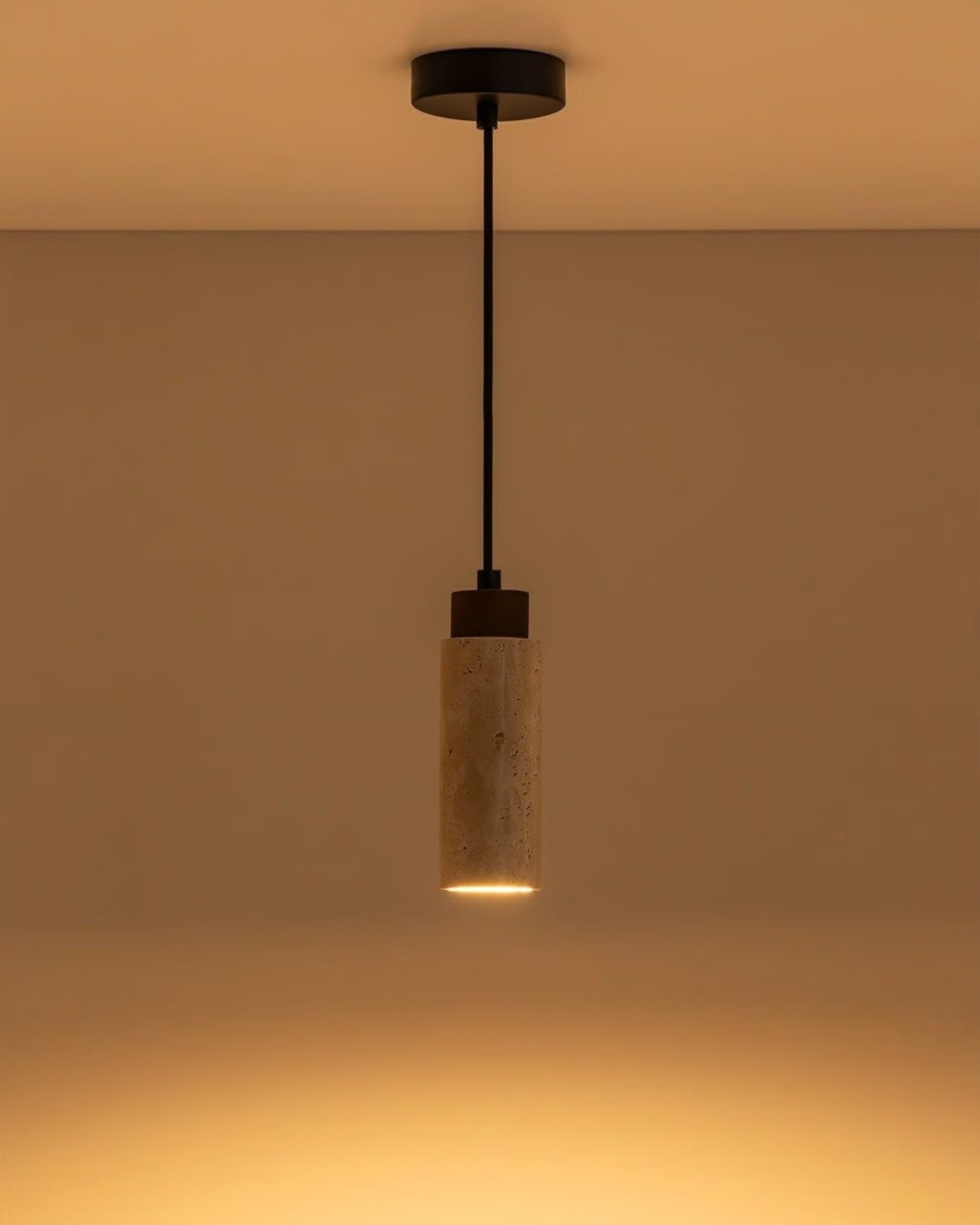 Stein-Pendelleuchte im japanischen Stil