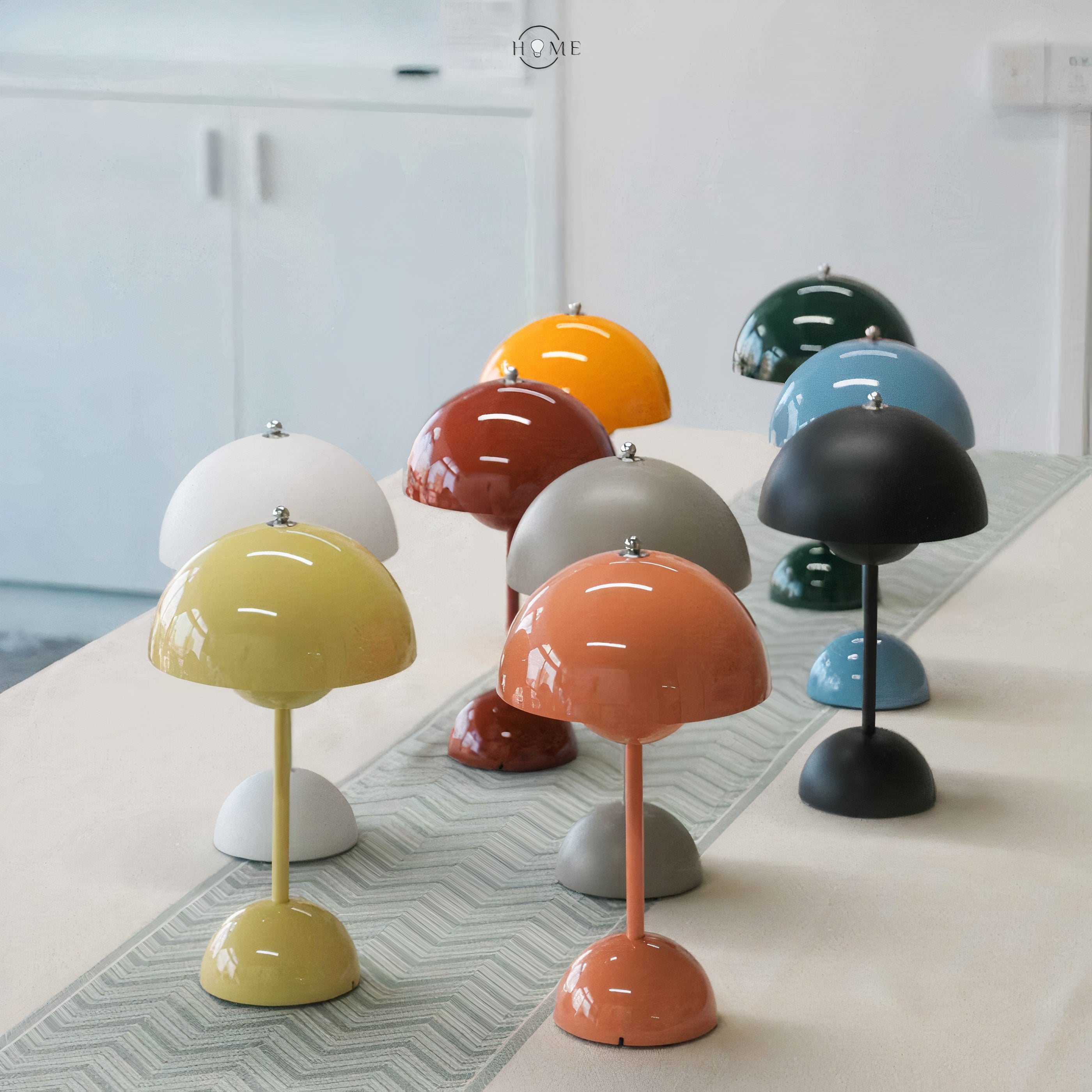 Skandinavische LED Tischlampe